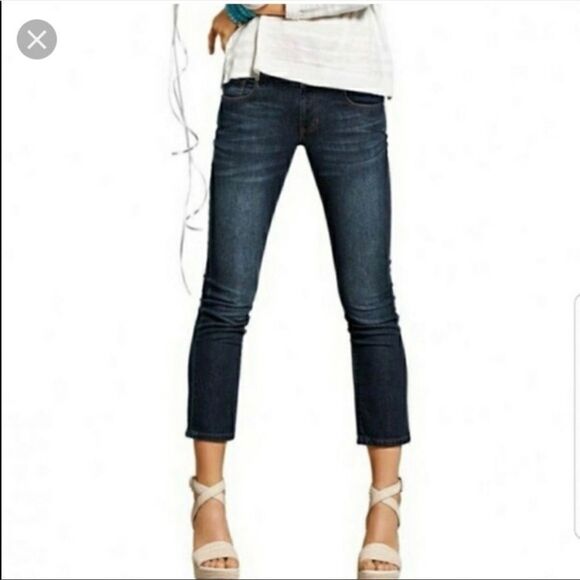 Cabi | 5086 New Crop Ankle Capri Stretch Jeans | 6 - Picture 2 of 8